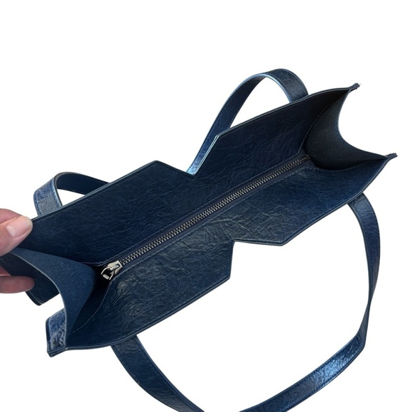 Pixie Mood Alicia Tote Bag In Navy Blue - Picture 4 of 10